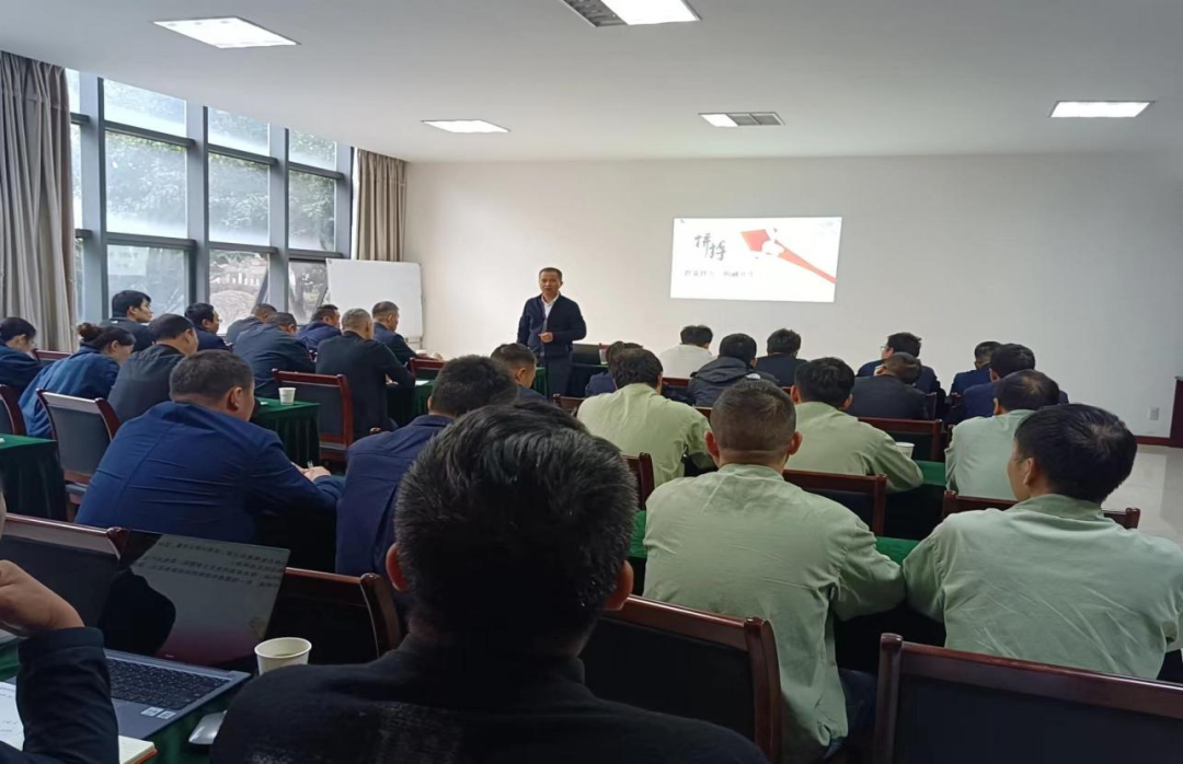 Ⱥ��Ⱥ�� ���ڹ���|�౦����-ȫ�����ȵĵ羺����ƽ̨װ�ι�����ѵ