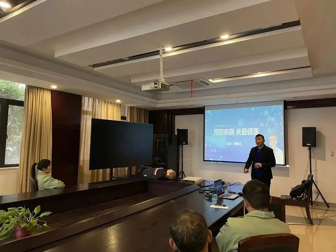 ��չ��Ԥ������ �ذ�������֪ʶ�ռ���ѵ