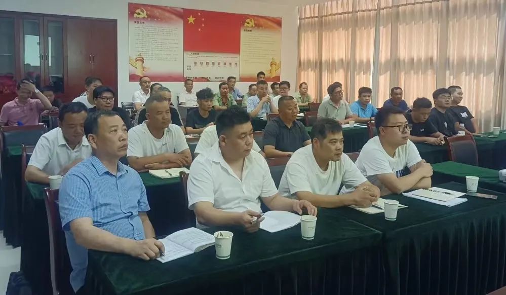 ˫ѵ����  �����ɳ���ʯ|�౦����-ȫ�����ȵĵ羺����ƽ̨װ�ο�չϵ����ѵ�